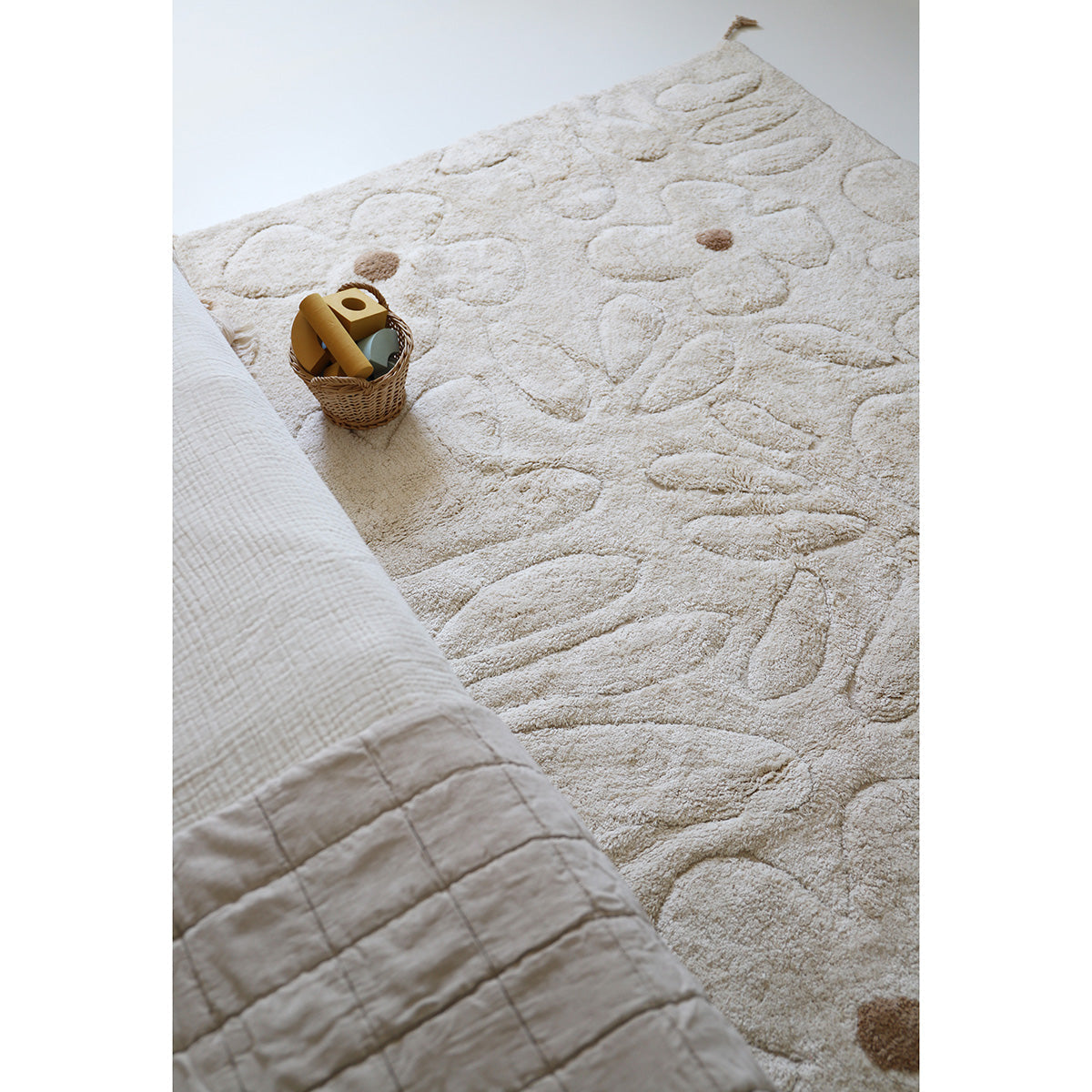 nattiot-gentle-flora-tapis-chambre-enfant-coton-lavable-motif-fleurs image 4
