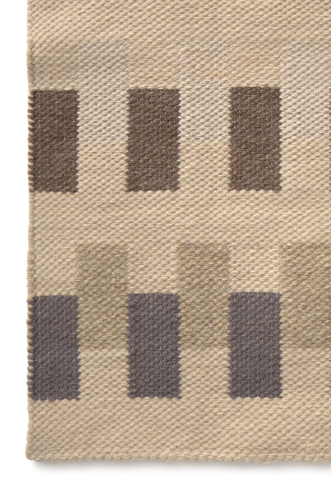 lorena-canals-handloom-intersecting-natural-tapis-de-couloir image 3