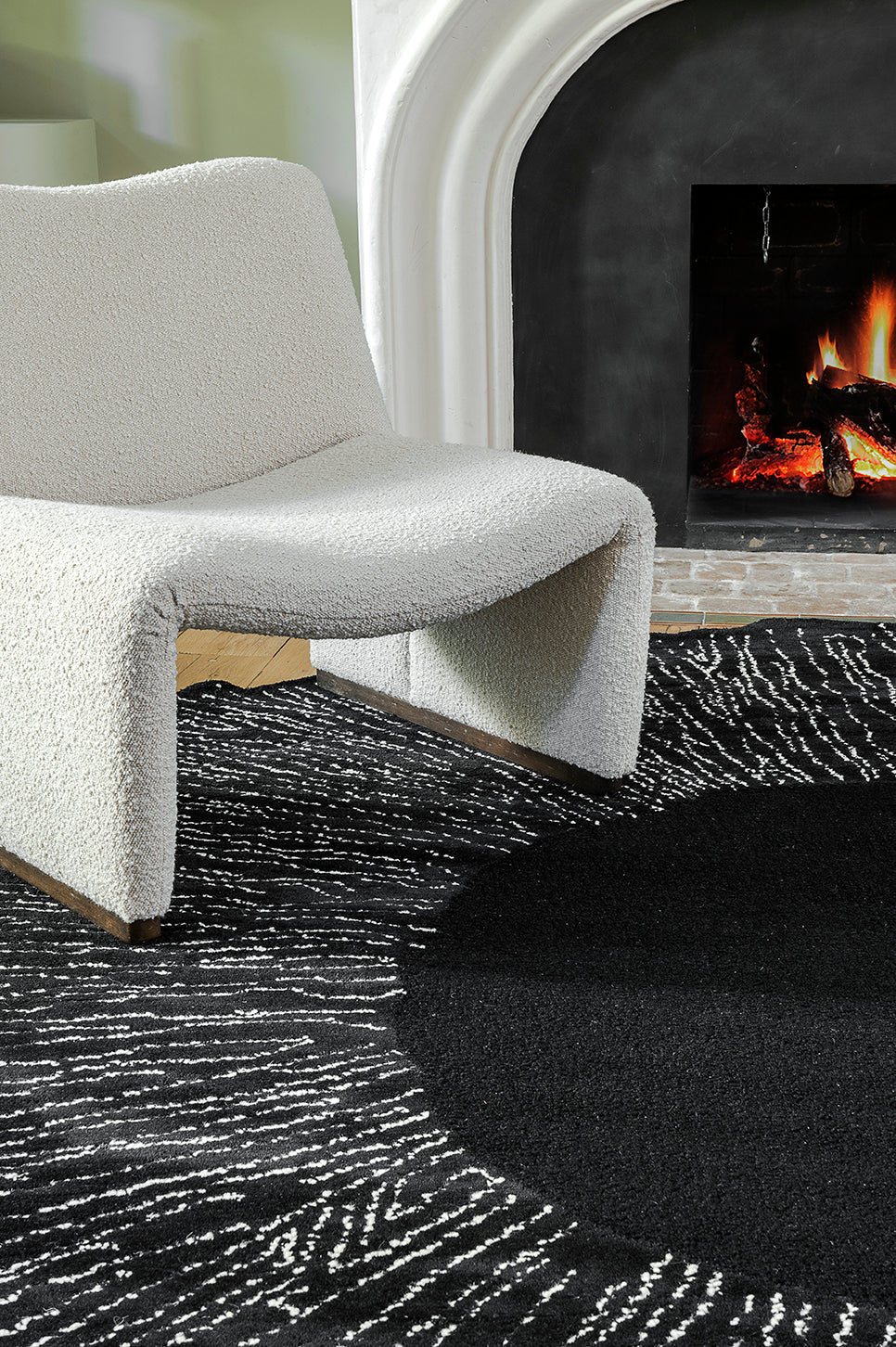 toulemonde-bochart-eye-flower-tapis-rond-noir-laine-tuft-main-diam-tre-230 image 4