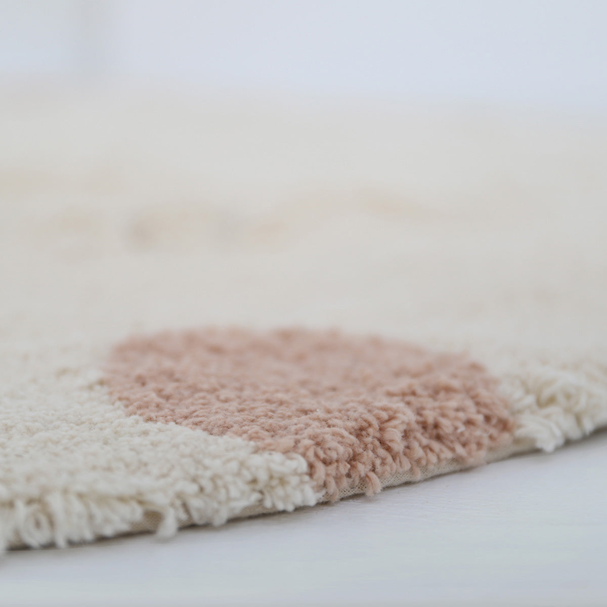 nattiot-gentle-flora-rond-tapis-chambre-enfant-coton-lavable-motif-fleurs image 2